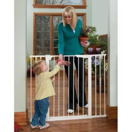 Extra Tall/Wide Auto Close Gateway White G1200