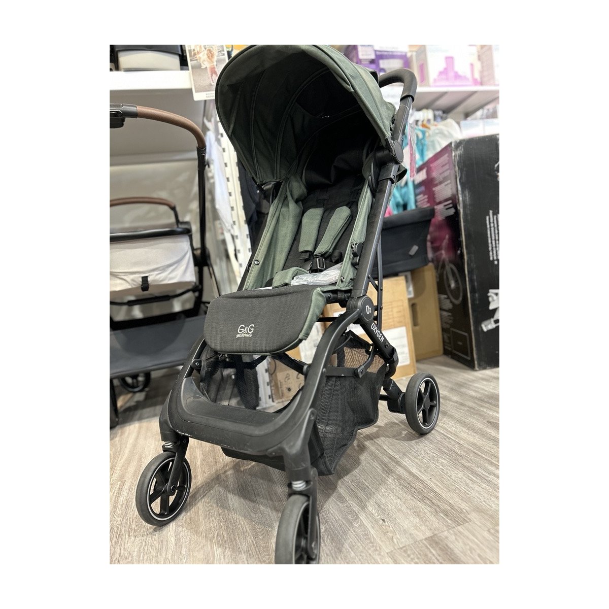 Oxygen V2 Stroller - Tropical Green Floor Model