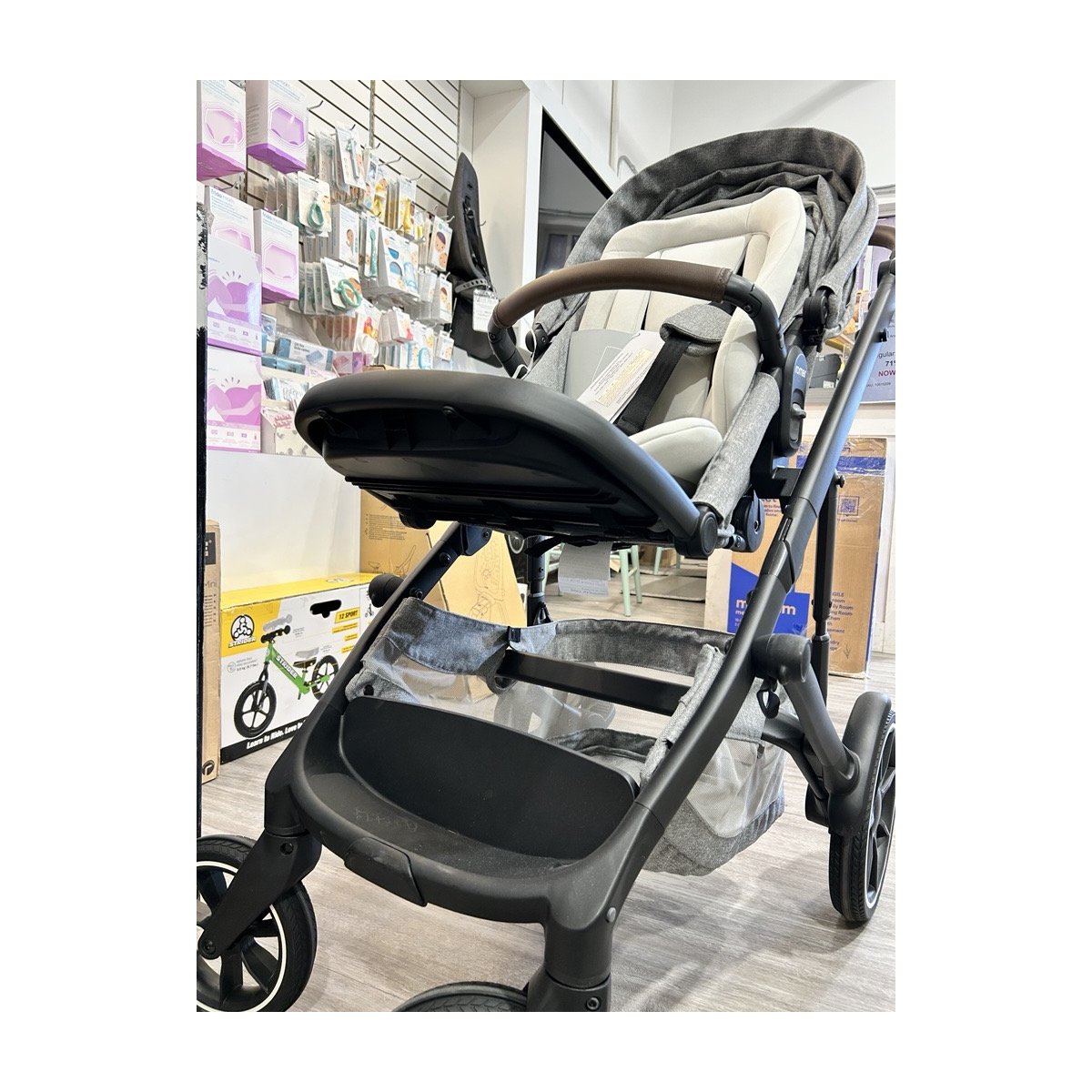Uno Plus Khaki Twill Stroller Floor Model