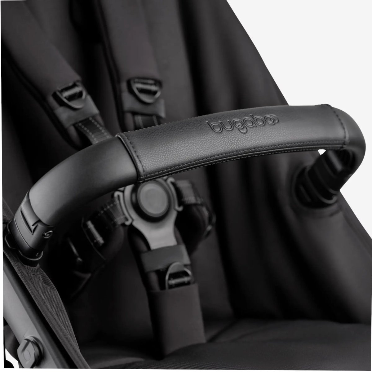 Kangaroo Complete Black/Midnight Black + Free Comfort Wheeled Board