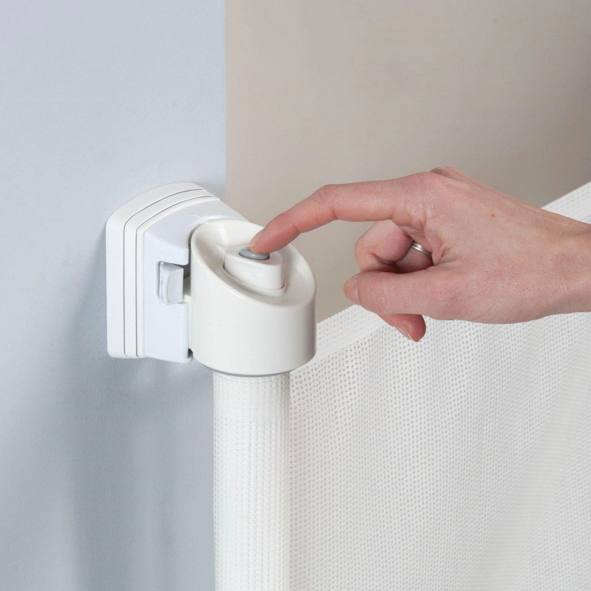 Retractable Safeway Gate - White