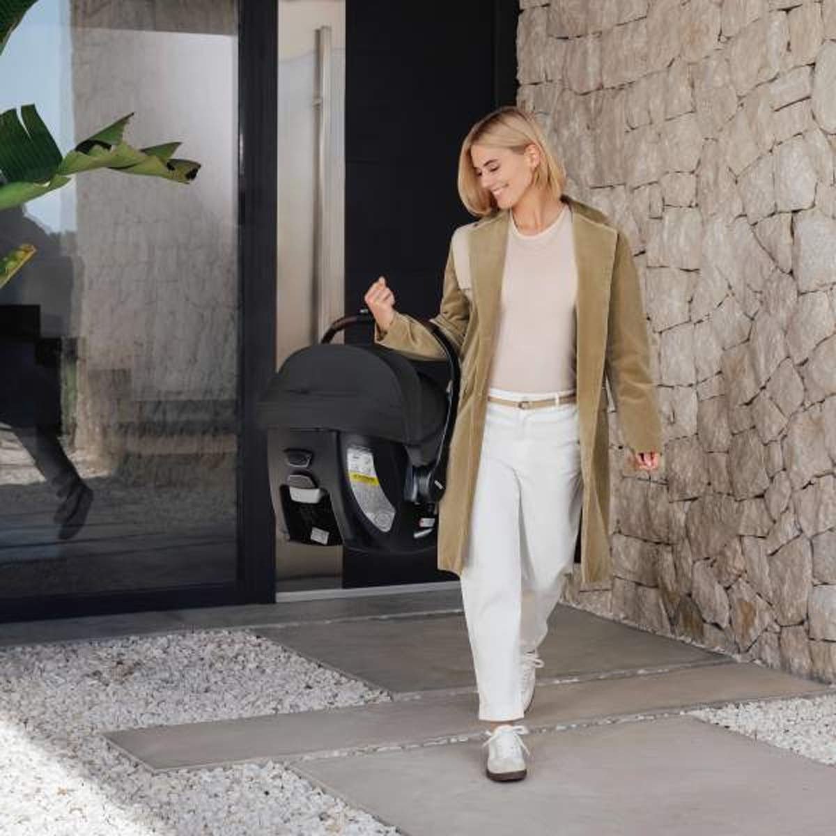 Juni Infant Car Seat with Versa Base - Peppercorn