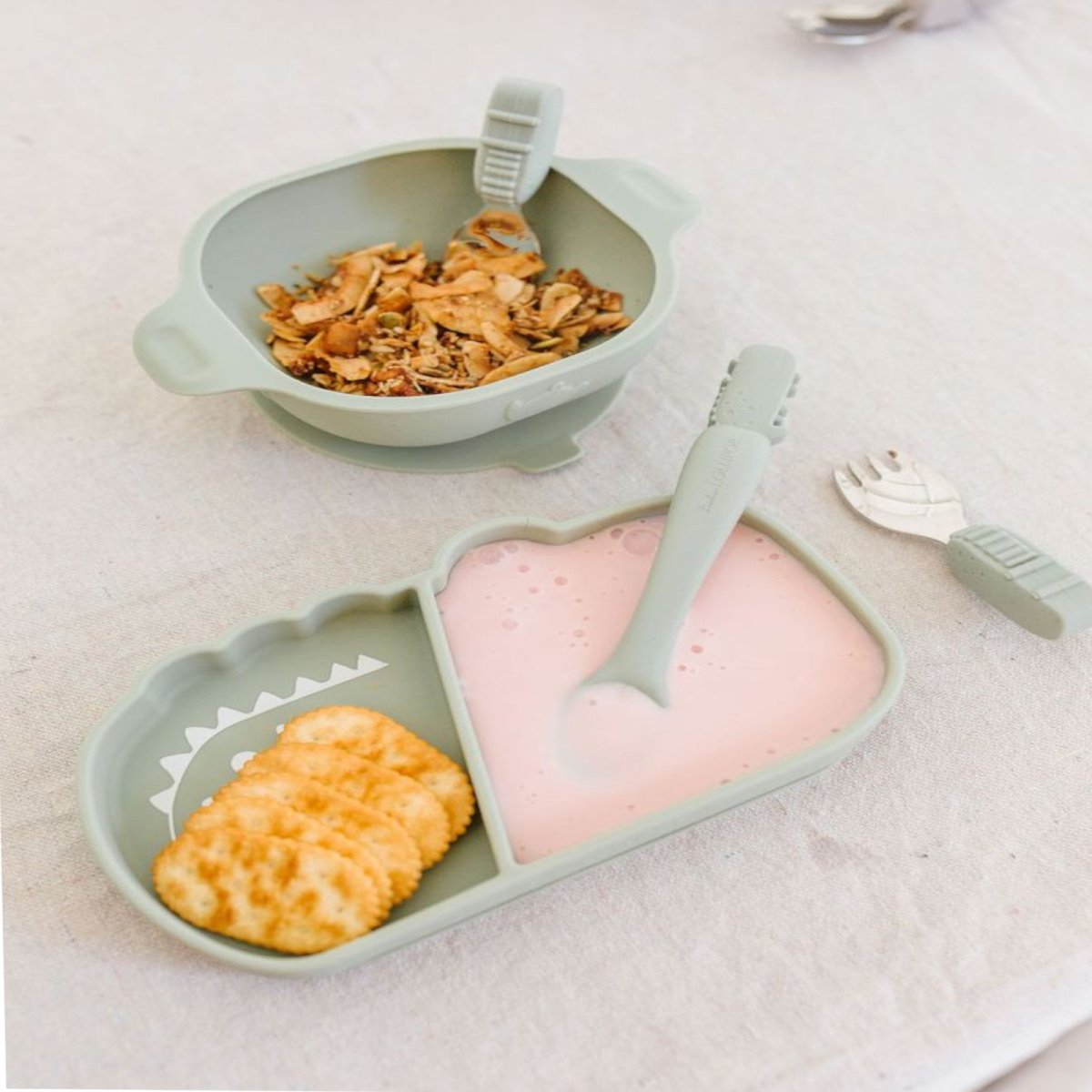 Silicone Snack Plate - Alligator/Sage