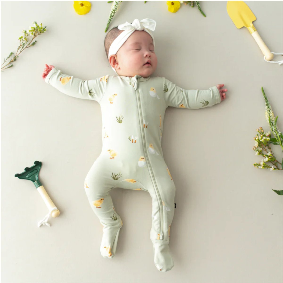 Printed Zippered Footie - Aloe Chick